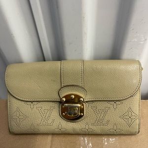 Louis Vuitton Mahina leather wallet